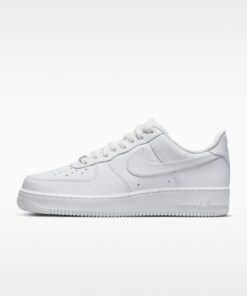 NIKE AIR FORCE 1 - SIZE 40.5