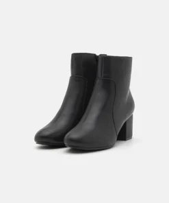 ANNA FIELD - SIZE 40